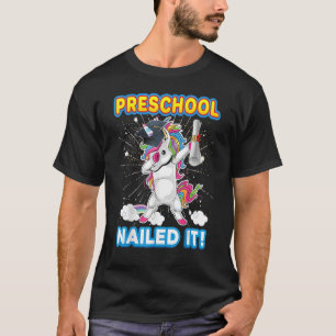 Die Vorschule nannte es letzten Tag der Schule, Ei T-Shirt