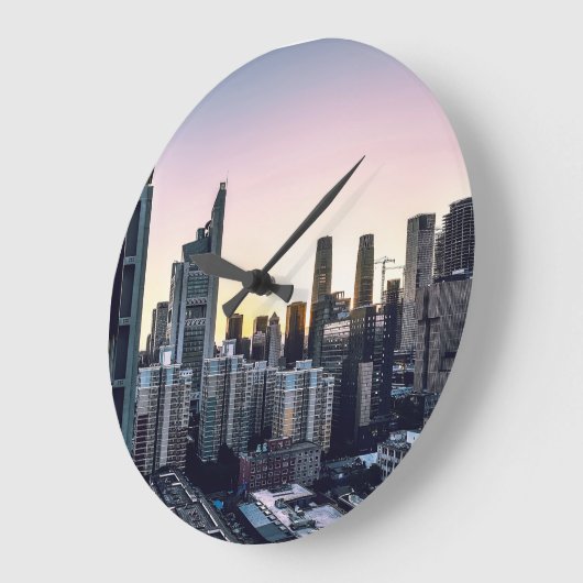 DIE WACHSENDE STADT GROßE WANDUHR (Winkel)