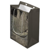 Die Wahrheit liegt am unteren Ende des Brunnens Mittlere Geschenktüte (Vorderseite Schrägansicht)