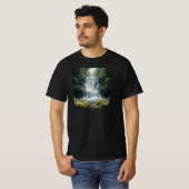 Die Wasserfall-Landschaft T-Shirt (Vorne ganz)