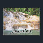 Die Wasserfälle von Jamaica Dunn schließen Postkarte<br><div class="desc">Dunn's River Falls ist ein berühmter Wasserfall in der Nähe von Ocho Rios, Jamaika. Es ist einer der wenigen Travertinwasserfälle der Welt, der direkt ins Meer abfällt. Als lebendiges und wachsendes Phänomen beschrieben, regeneriert es sich kontinuierlich von den Ablagerungen von Travertin-Gestein, das Ergebnis der Niederschlagung von Calciumcarbonat aus dem Fluss,...</div>