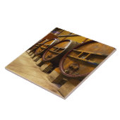 Die Weinkellerei mit großen alten Holzfässern Fliese (Seite)