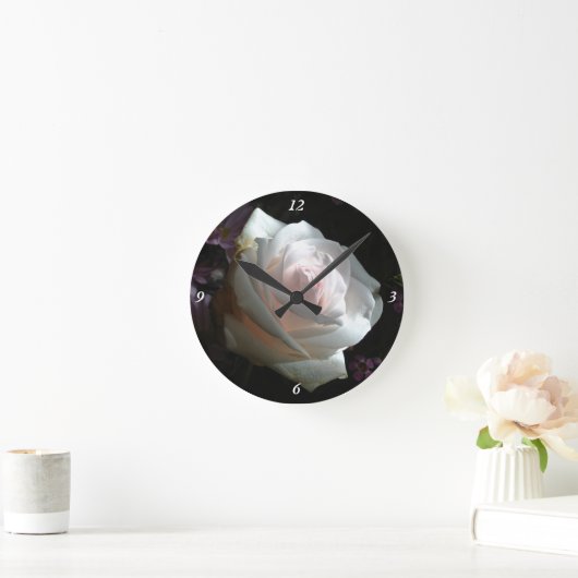 Die weiße Rose Runde Wanduhr (Zuhause)