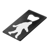 Die weiße Silhouette von Gone Squatchin Kreditkarten Flaschenöffner (Vorderseite Schrägansicht)