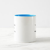 Die Welt braucht typografische moderne Zwei-Ton-Ta Zweifarbige Tasse (Mittel)