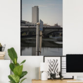 Die Welt der Reflektionen von oben nach unten Poster (Heimbüro)