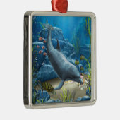 Die Welt des Dolphin-Ornaments Silbernes Ornament (Rechts)
