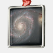 Die Whirlpool-Galaxie (M51) und die Begleitgalaxie Silbernes Ornament (Links)