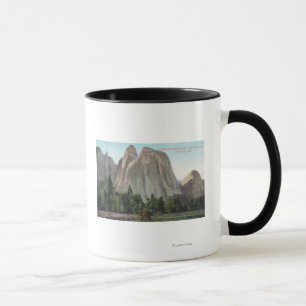 Die Wiesen-Ansicht der Kathedralen-Felsen Tasse