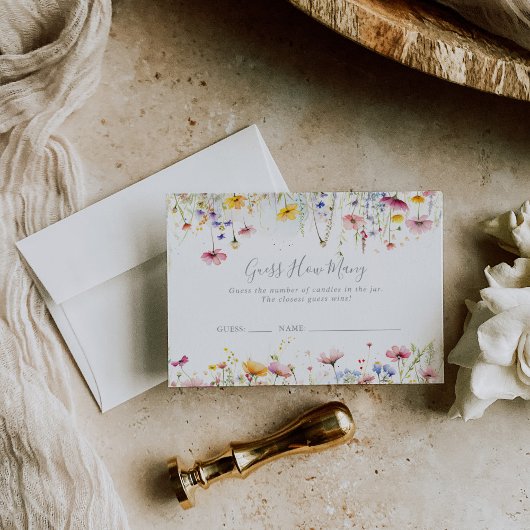 Die Wildblume auf der Wiese schätzt die Anzahl der Visitenkarte