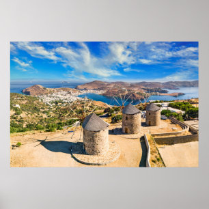 Die Windmühlen von Chora auf der Insel Patmos, Gri Poster