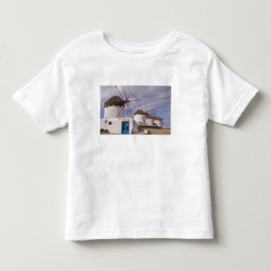 Die Windmühlen von Mykonos auf den griechischen In Kleinkind T-shirt