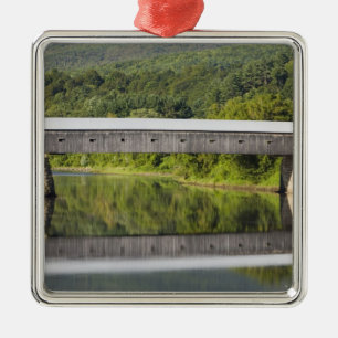 Die Windsor-Cornish Covered Bridge überspannt den Silbernes Ornament