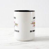 Die Wissenschaft steckt in der biologischen DNA-Re Zweifarbige Tasse (Mittel)