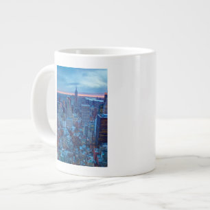 Die Wolkenkratzer von Manhattan werden beleuchtet Jumbo-Tasse