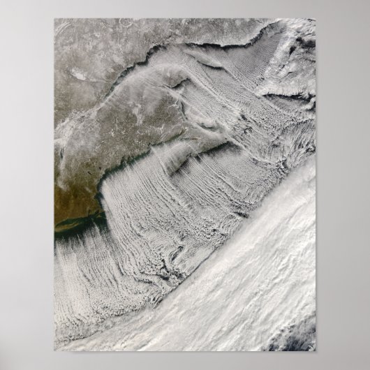 Die wolkigen Straßen vor Neuengland und den Mariti Poster (Vorne)