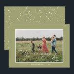 Die Wunder seiner Liebe Foto Script Green Feiertagskarte<br><div class="desc">The Wonders of Seine Liebe Foto Script Green Holiday Card Pop in Ihrem Lieblings-Foto und fügen Sie Ihren Namen. Das ist es! So einfach.</div>