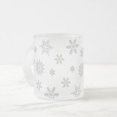 Die wunderbarste Zeit des Jahres Frostige Tasse (Vorderseite Links)