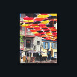 Die wunderschönen Regenschirme der Stadt Quebec Leinwanddruck<br><div class="desc">Die wunderschönen Umbrellas von Quebec City Canvas Print Wall Art.</div>