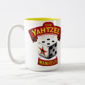 Die Yahtzee-Manifesto-Tasse Zweifarbige Tasse (Links)