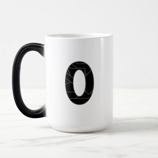 Die Zahl Null (0) in schwarz Verwandlungstasse (Links)