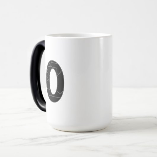 Die Zahl Null (0) in schwarz Verwandlungstasse (Vorderseite Links)