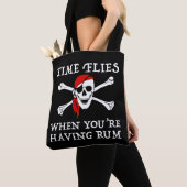 Die Zeit fliegt, wenn man Rum hat Tasche (Von Nahem)