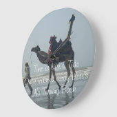 Die Zeit ist wie eine Flut, wenn man einmal versch Große Wanduhr (Winkel)