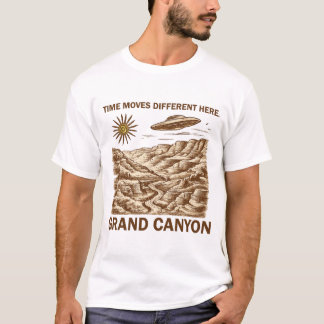 Die Zeit vergeht hier anders – Vintage-Sci-Fi-Wüst T-Shirt