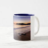 DIE ZEITSTUNDE AN DER KÜSTE ZWEIFARBIGE TASSE (VorderseiteRechts)