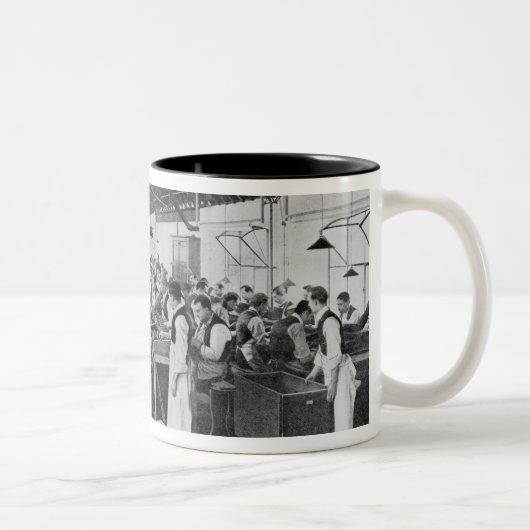Die Zigarrenherstellungsabteilungen Zweifarbige Tasse (Rechts)
