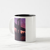 Die Zwillingstürme und ein Manhattan-Brückenturm i Zweifarbige Tasse (Vorderseite Links)