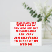 Diejenigen, die glauben, sie wissen, was sie sind postkarte (Stehend Vorderseite)