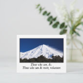 Diejenigen, die mehr Freiwillige tun können Postkarte (Stehend Vorderseite)