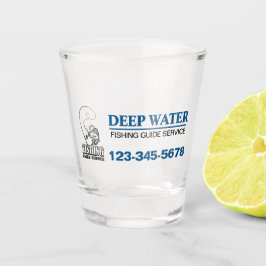 Dienst des Fischereileitfadens Schnapsglas