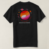 Dies ist ein sicheres T-Shirt" - Cosmic Comfort Ed T-Shirt (Design Rückseite)