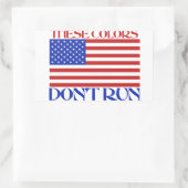 Diese Farben laufen nicht Rechteckiger Aufkleber (Tasche)