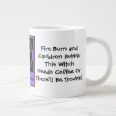 Diese Hexe braucht Kaffee JUMBO Pagan mit wiccan T Jumbo-Tasse (Rechts)