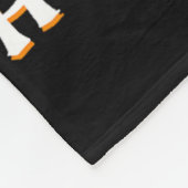 Diese Hexe braucht Kaffee vor einem Hokus Fleecedecke (Ecke)