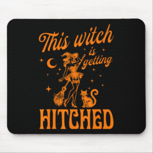 Diese Hexe wird von Bychelorette Hallowe getroffen Mousepad