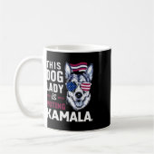 Diese Hundedame wählt Kamala Kaffeetasse (Links)