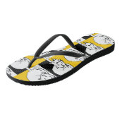 Diese Katze schläft. Badesandalen (Schrägansicht)