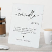 Diese Kerze brennt, im Gedächtniszeichen Sockelschild (In Situ)