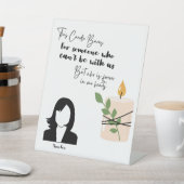 Diese Kerze brennt in einem liebenden Erinnerungss Sockelschild (In SItu)