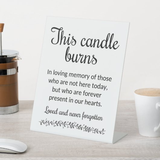 Diese Kerze bröckelt die Schwarze-Script-Gedenkfei Sockelschild (In SItu)