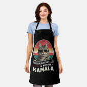 Diese kinderlose Katze-Lady wählt Kamala Schürze (Getragen)