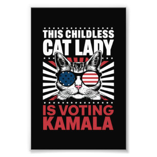 Diese kinderlose Katzenlady wählt Kamala 2024 Fotodruck