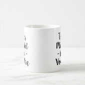 Diese könnte lustige Tasse des Wodkas sein (Mittel)