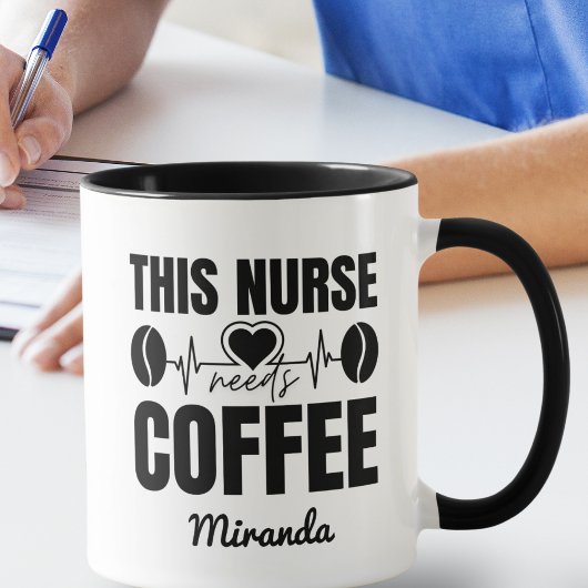 Diese Krankenschwester braucht Kaffee Personalisie Tasse