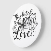 Diese Küche ist mit Liebe besetzt Große Wanduhr (Winkel)